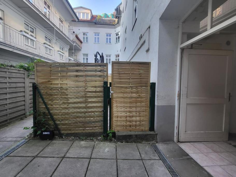 Exklusive Gartenwohnung ウィーン エクステリア 写真